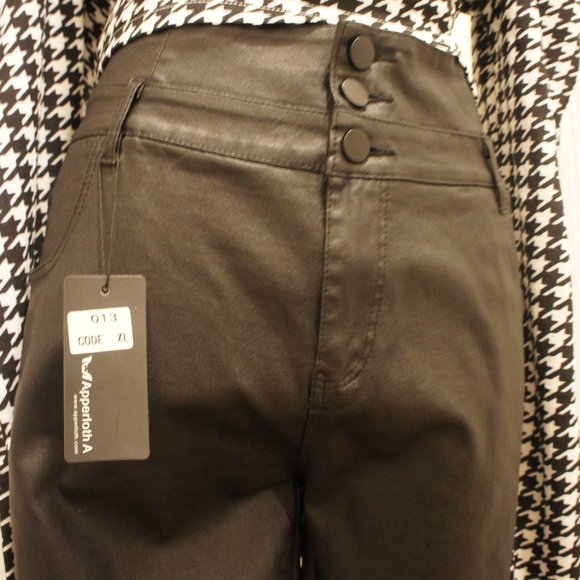 REDUCED! NWT-Women's Black Faux Leather Slacks w 3-Botton zip clos. Apperloth-A - Picture 2 of 6